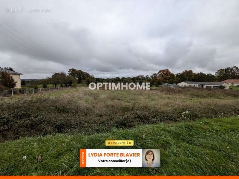 Terrain à SAINT-HILAIRE-LES-PLACES