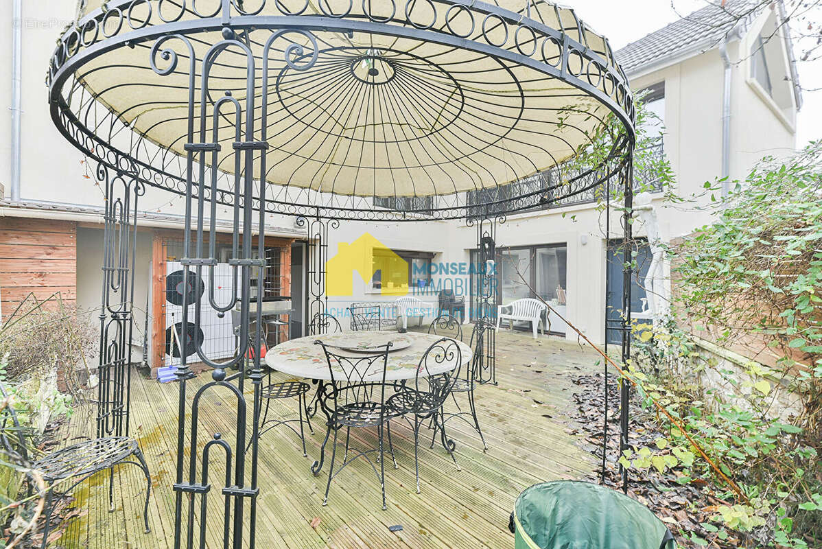 Maison à LINAS