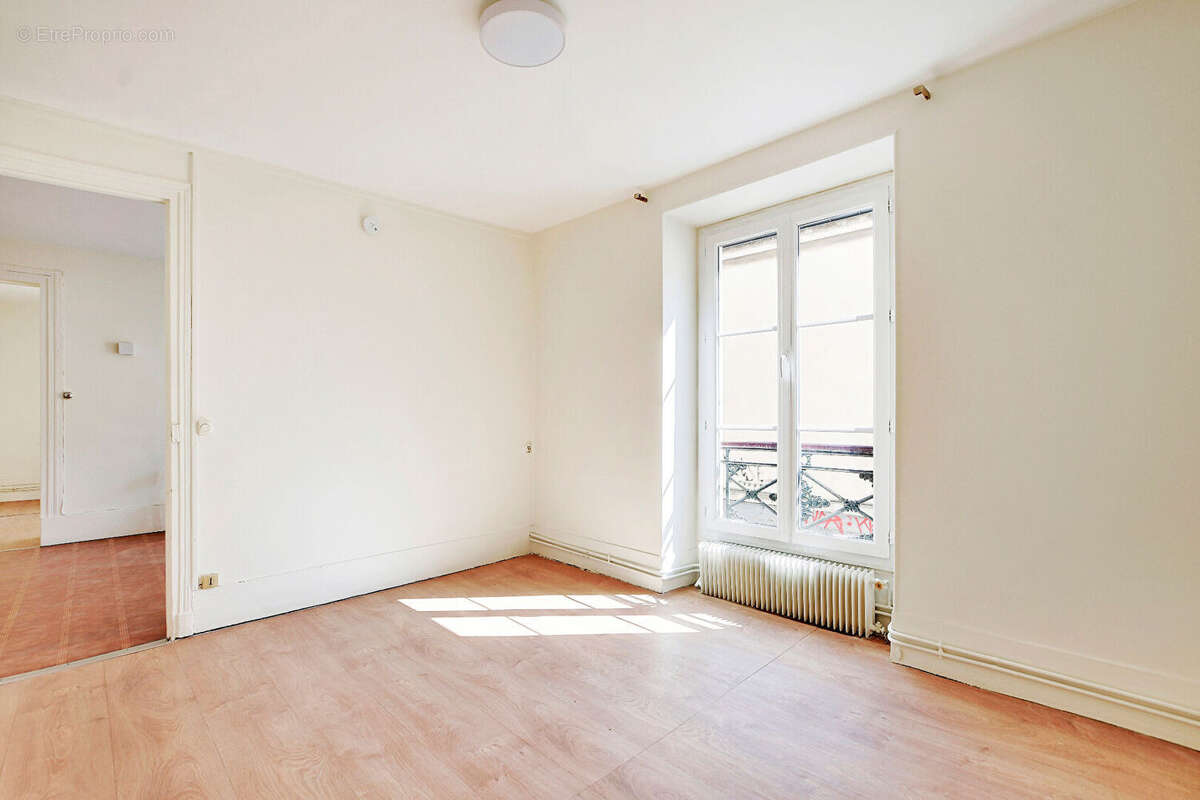 Appartement à PARIS-10E