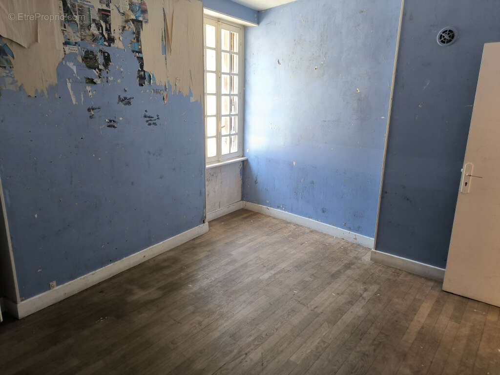 Maison à MOULINS-ENGILBERT