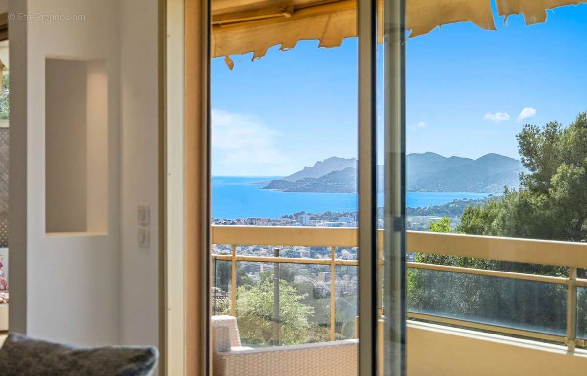 Appartement à LE CANNET