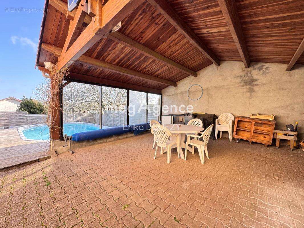 Maison à LES HERBIERS