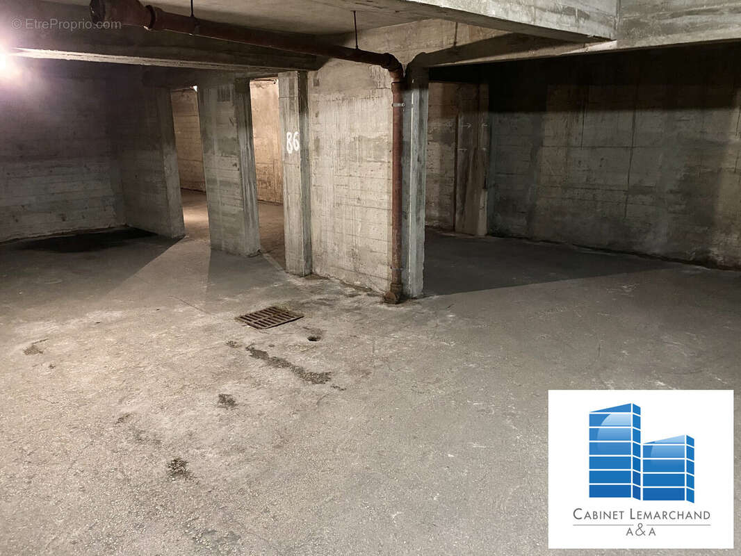 Parking à IVRY-SUR-SEINE