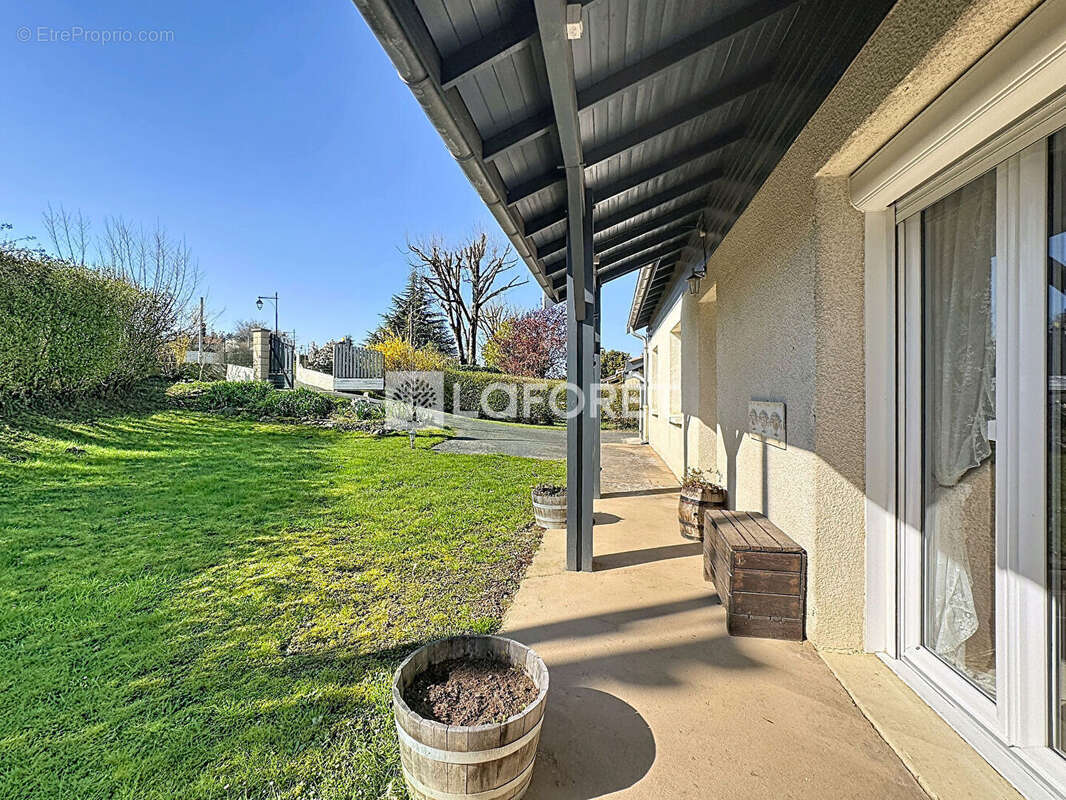 Maison à SAINT-JEAN-DE-THURIGNEUX