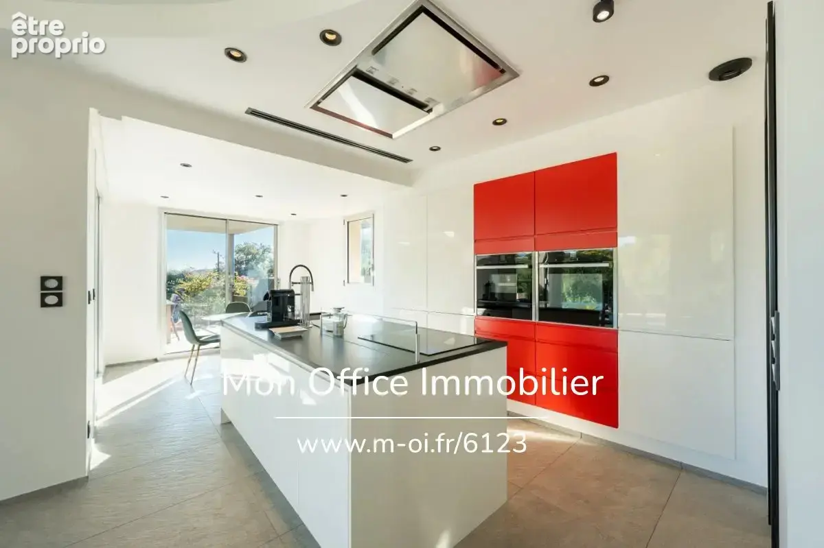 Référence : 6123-NGU. - Maison 6 pièces - 240m2 - 4 chambres - Vue MER - Piscine - Garage - photo 11