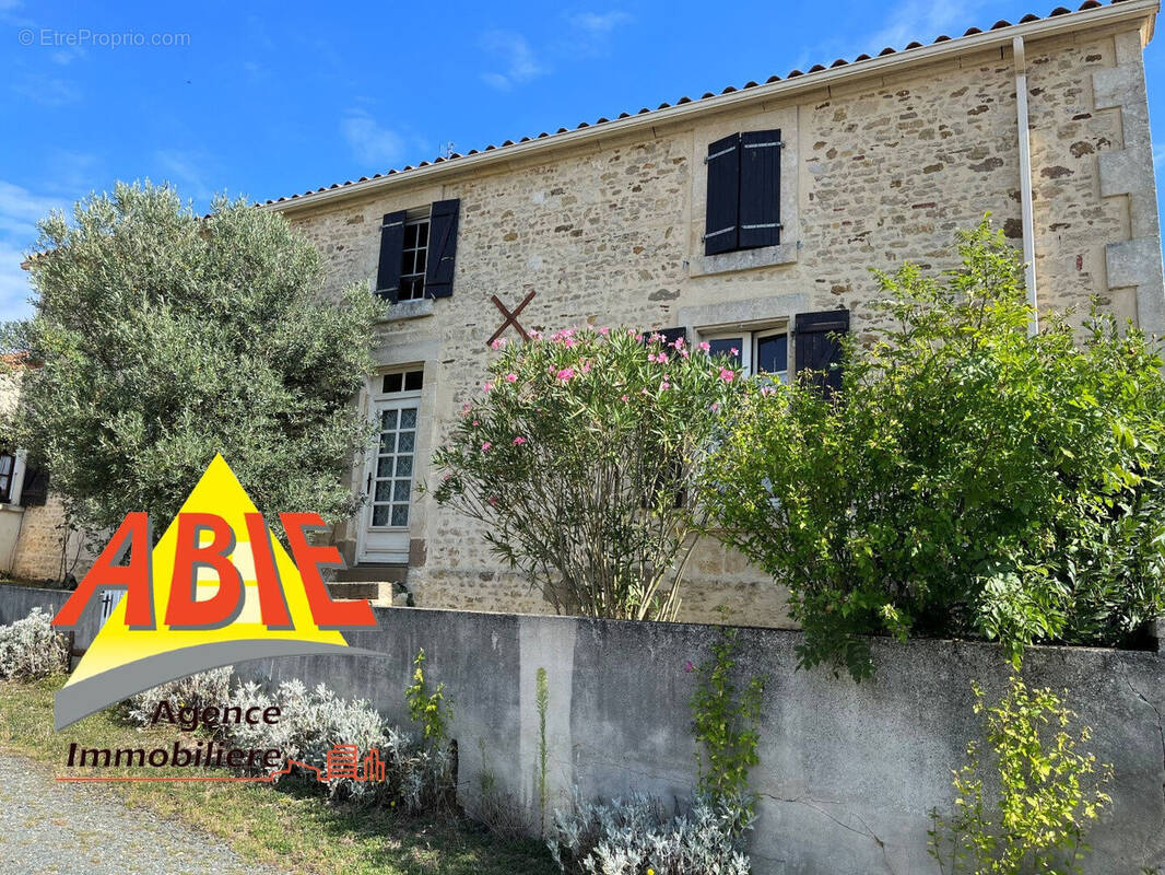 Photo 1 - Maison à SAINT-MARTIN-DES-FONTAINES