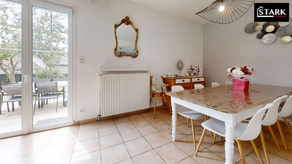 Maison à VOUJEAUCOURT