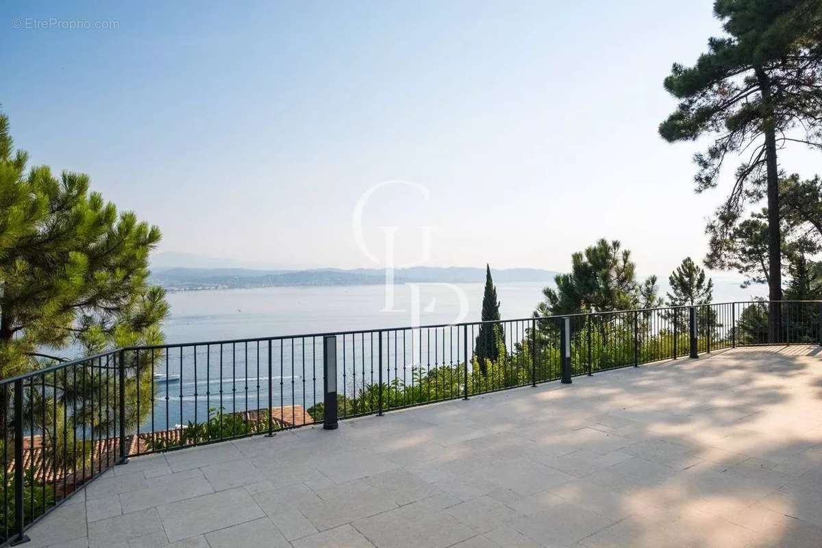 Maison à THEOULE-SUR-MER