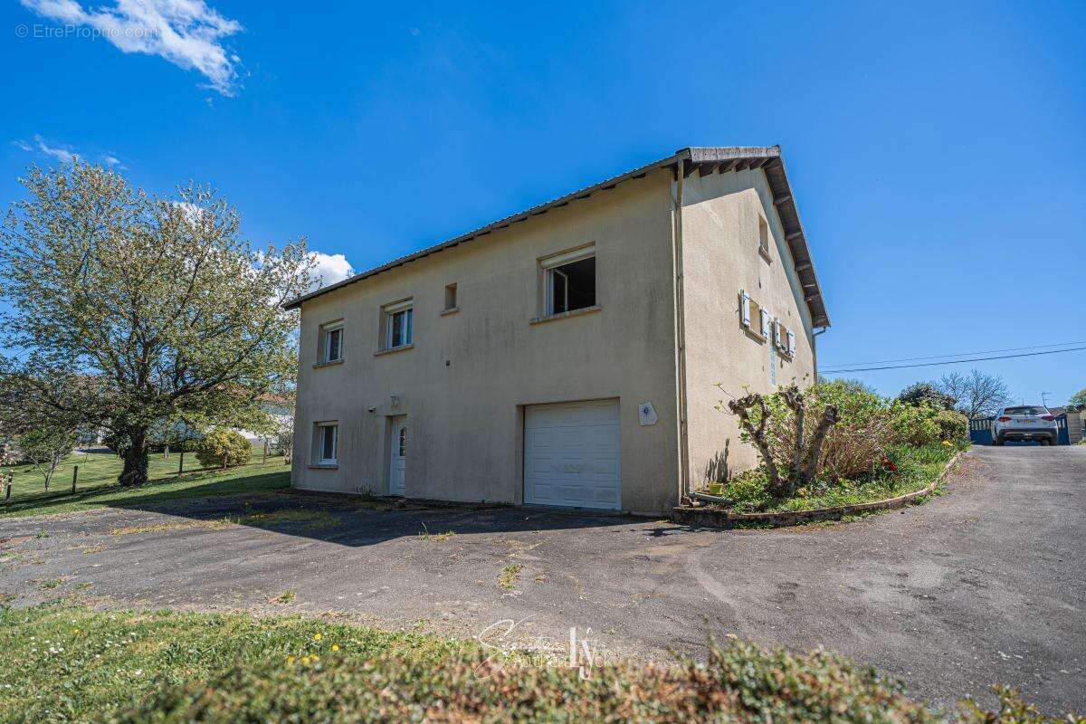 Maison à BONNAC-LA-COTE