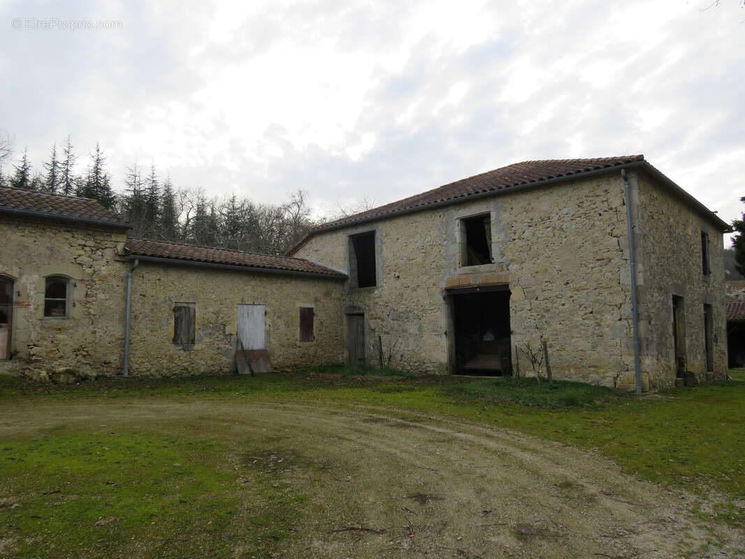 Maison à AIGUILLON