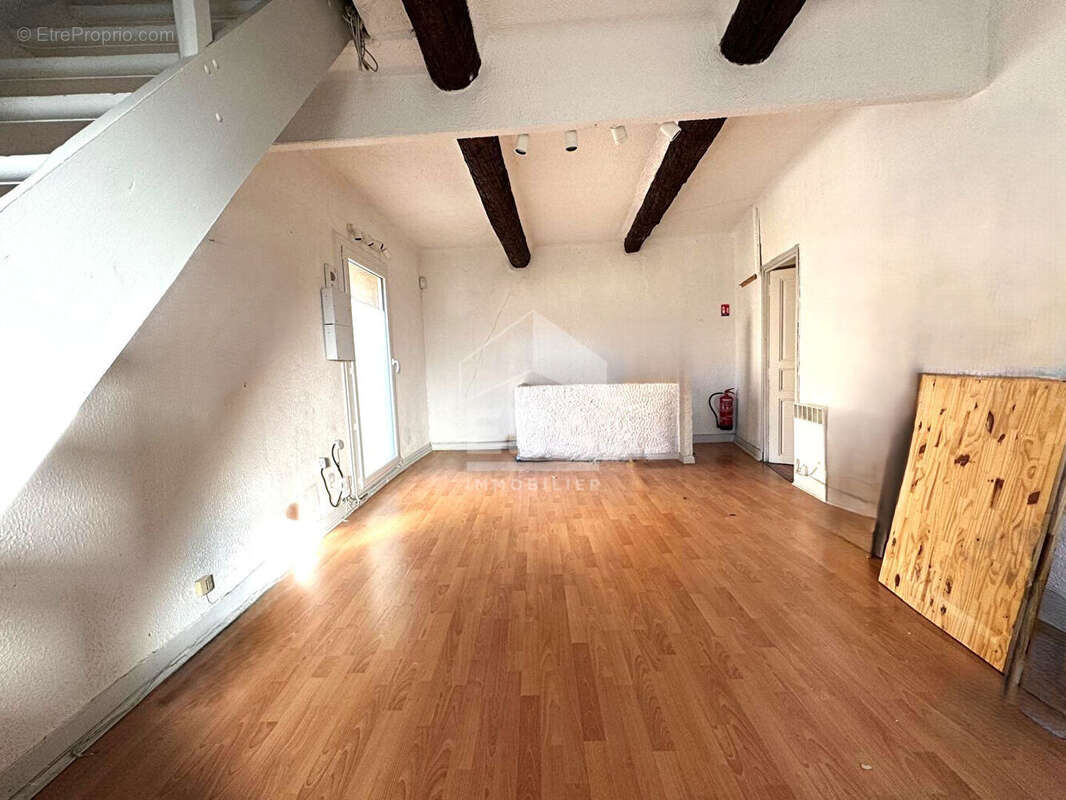 Autre à SALON-DE-PROVENCE