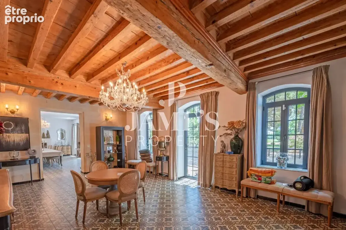 Maison 8 pièces 420 m² à vendre à Arles (13280) - photo 9