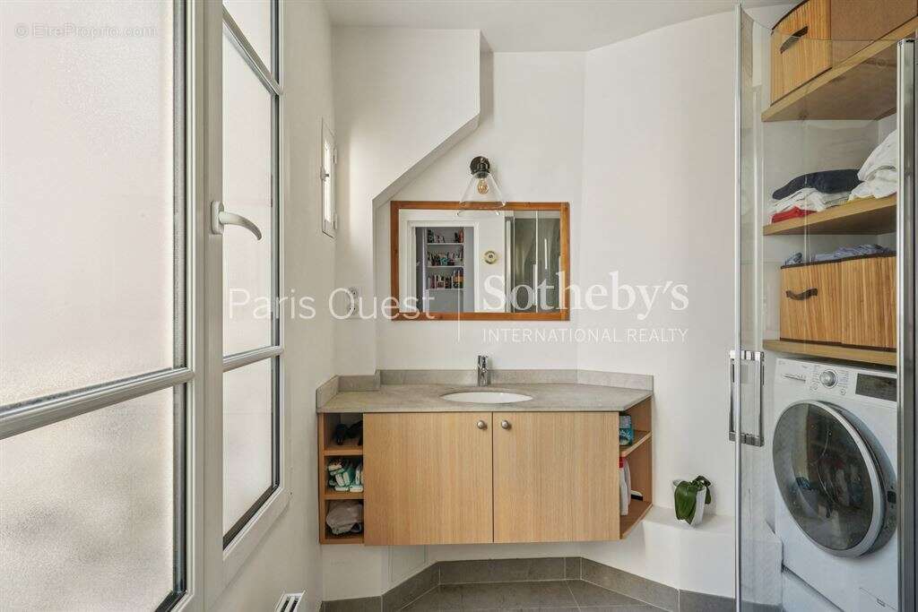 Appartement à PARIS-8E