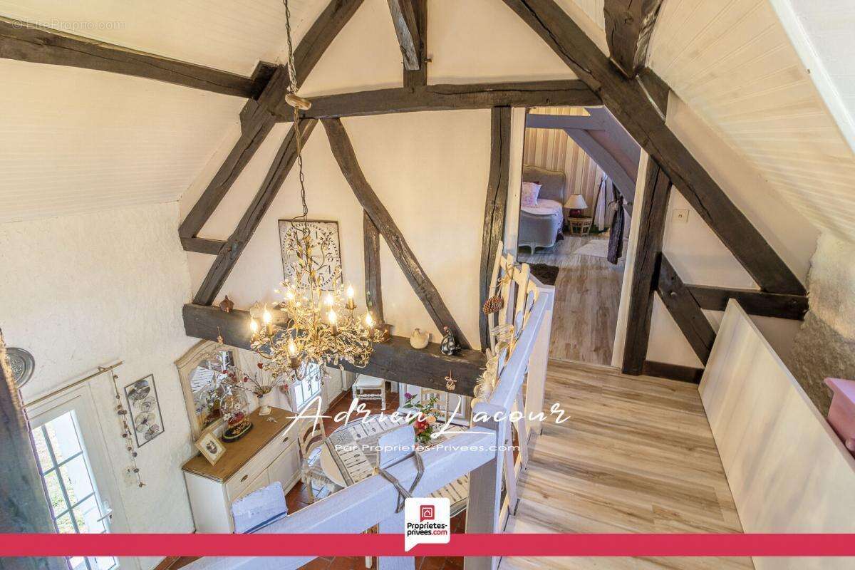 Maison à LASSAY-SUR-CROISNE