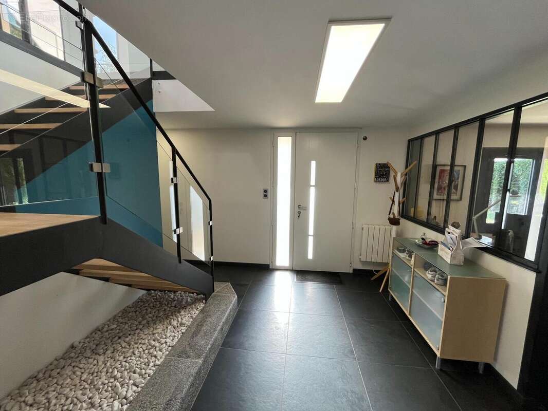 Photo 4 - Maison à SAINT-ROMAIN-DE-JALIONAS