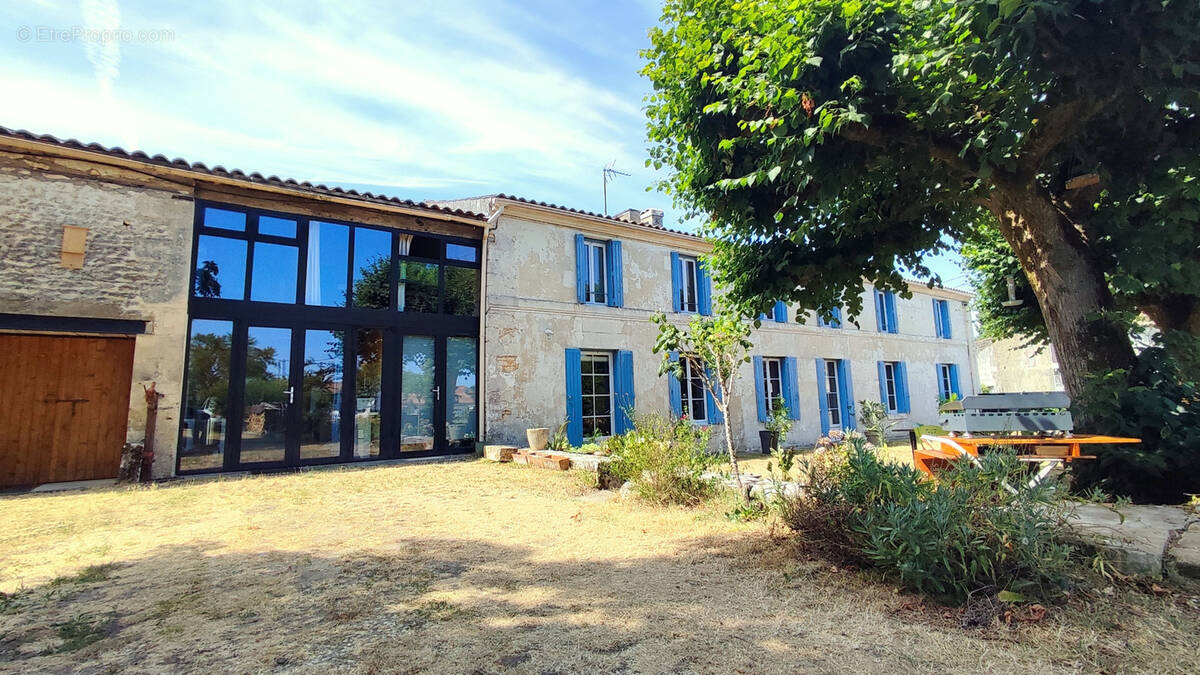Maison à PORT-D'ENVAUX
