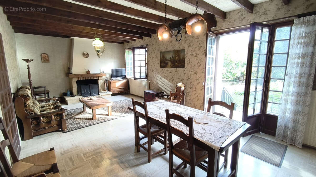 Maison à VIGNEUX-SUR-SEINE