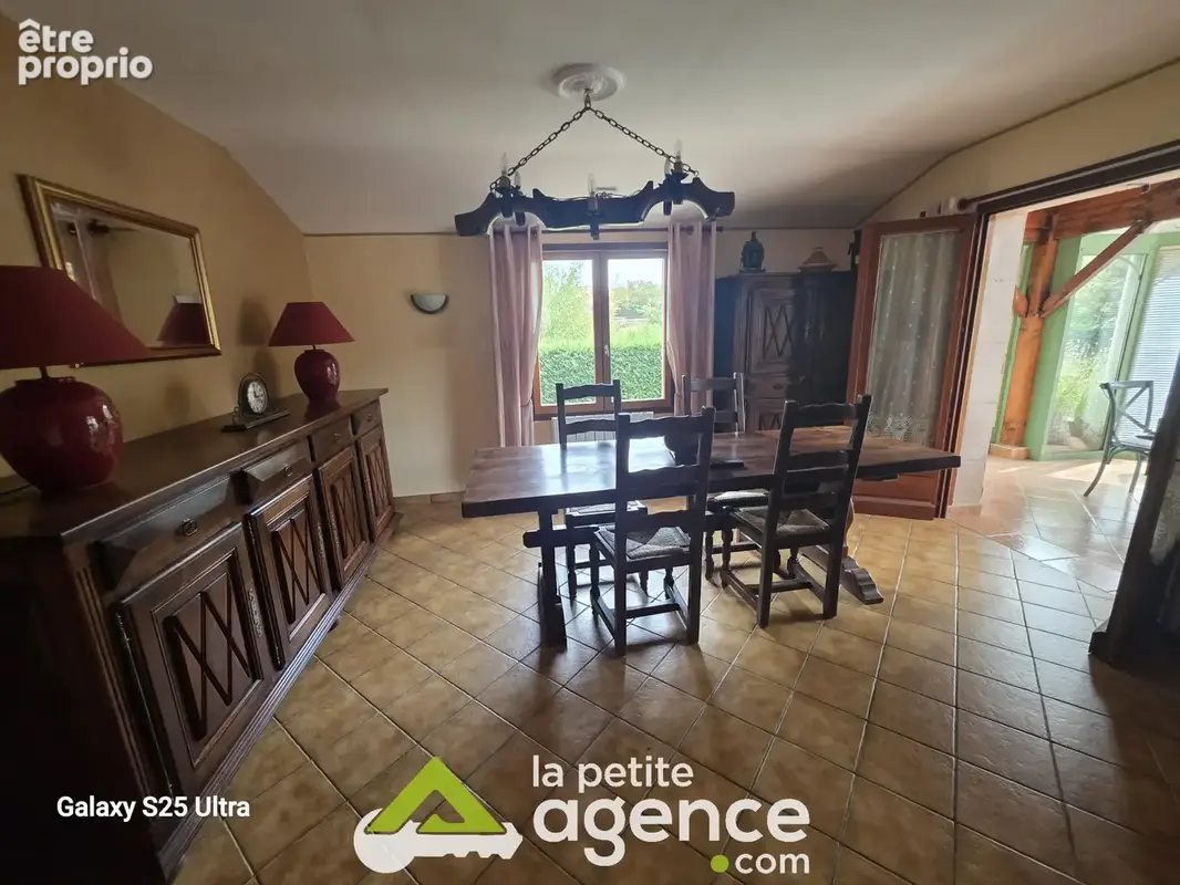 MEILLANT : Belle maison T4 édifiée sur 4129m2 de terrain clôturé et arboré avec deux garages - photo 5