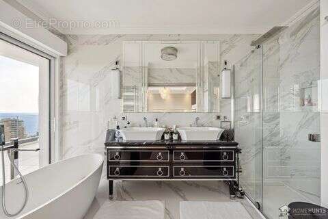 Appartement à ROQUEBRUNE-CAP-MARTIN