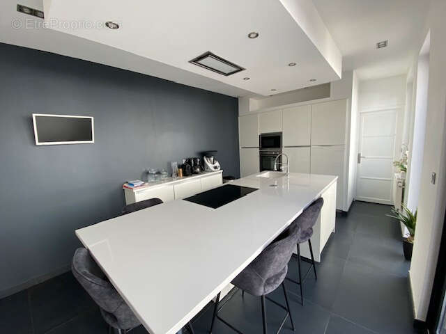 Maison à SAINT-QUENTIN