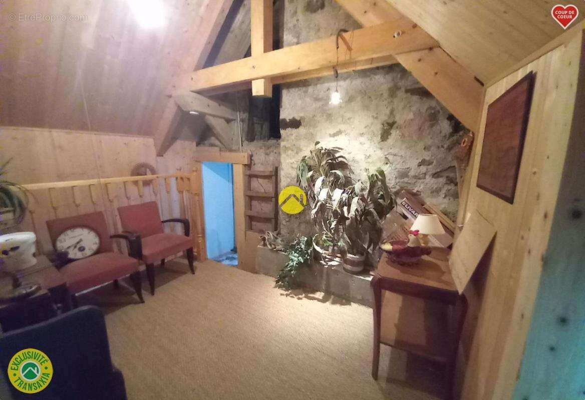 Maison 87 m² à Joursac  - photo 12