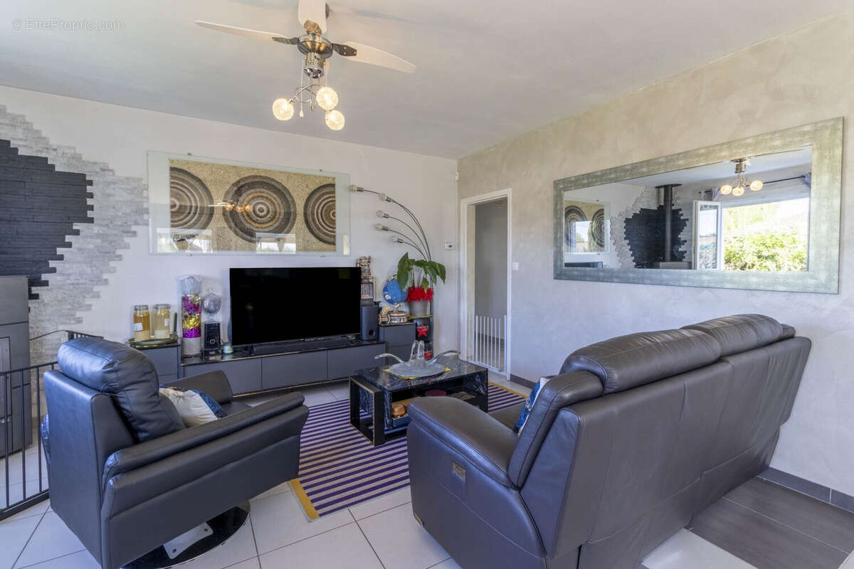 salon - Maison à PINEUILH