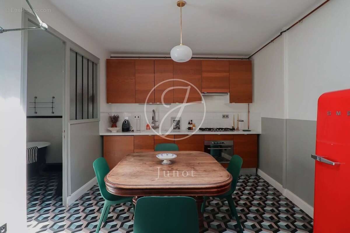 Appartement à PARIS-18E