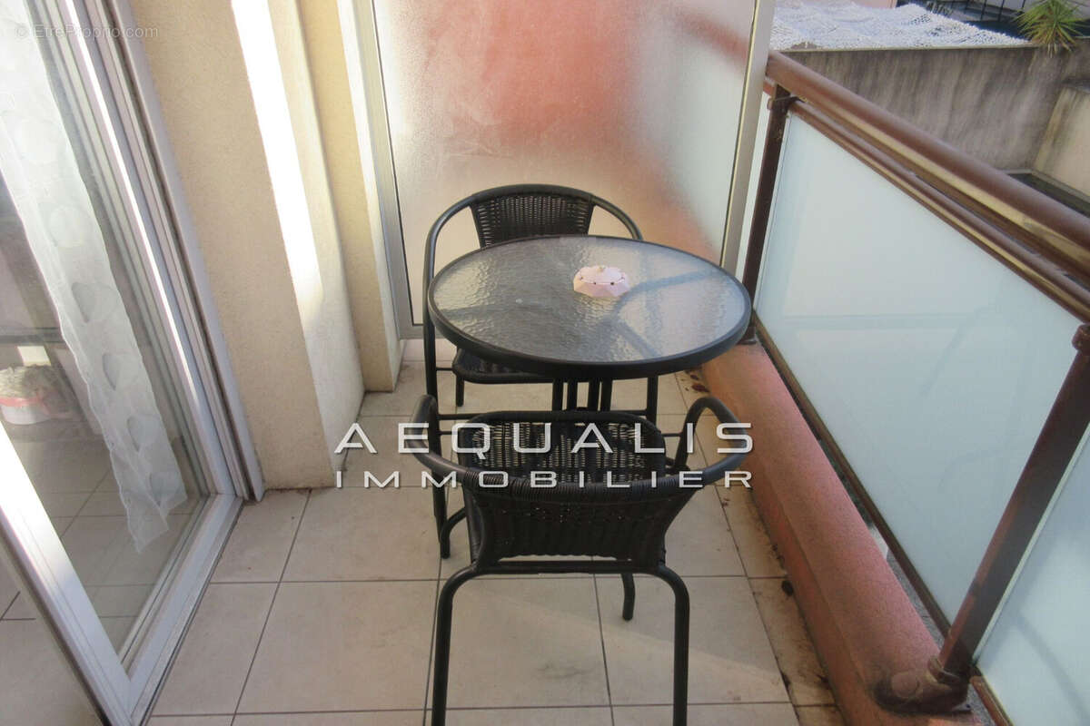 Appartement à SAINT-LAURENT-DU-VAR