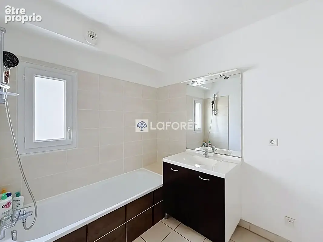 LYON 9eme , T3 , Terrasse, Garage ,230 000. - photo 9