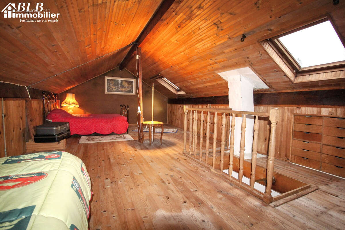 Maison à LE MESNIL-SAINT-DENIS