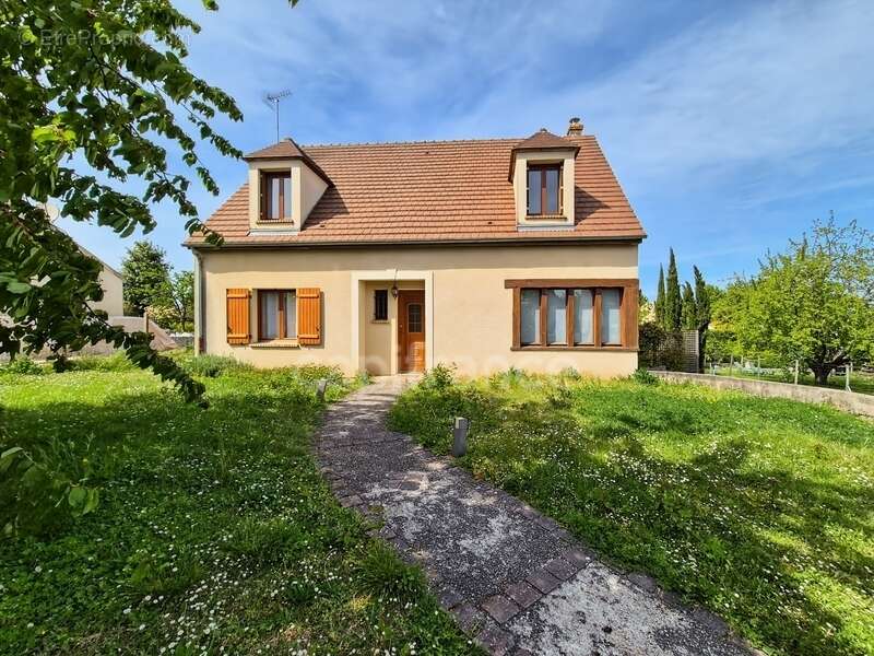 Maison à VERNOU-LA-CELLE-SUR-SEINE