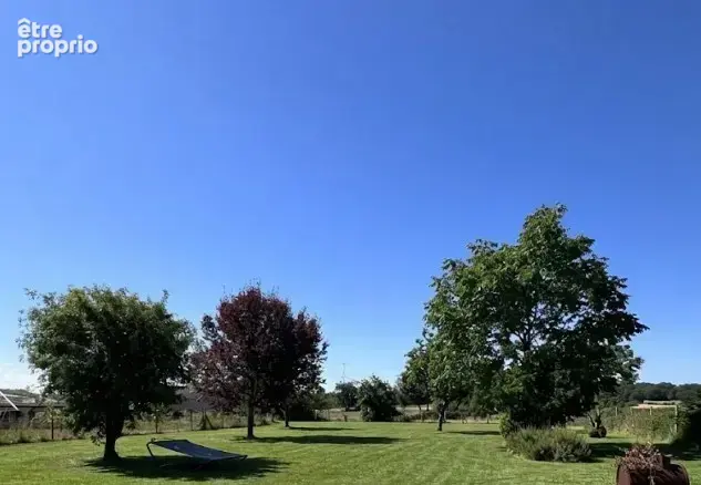 10 minutes du Puy du Fou , maison en pierre rénovée de 195 m2 sur 4000 m de terrain avec grange et dependances - photo 5