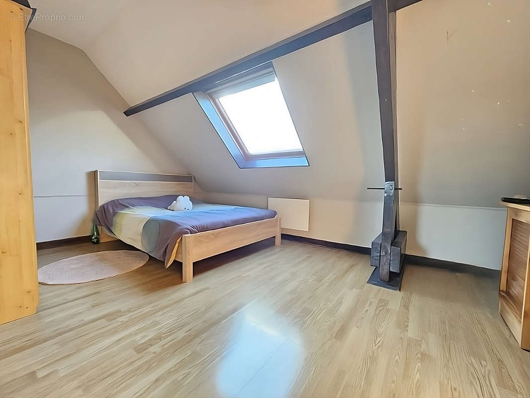 Maison à SAINTE-GENEVIEVE-DES-BOIS