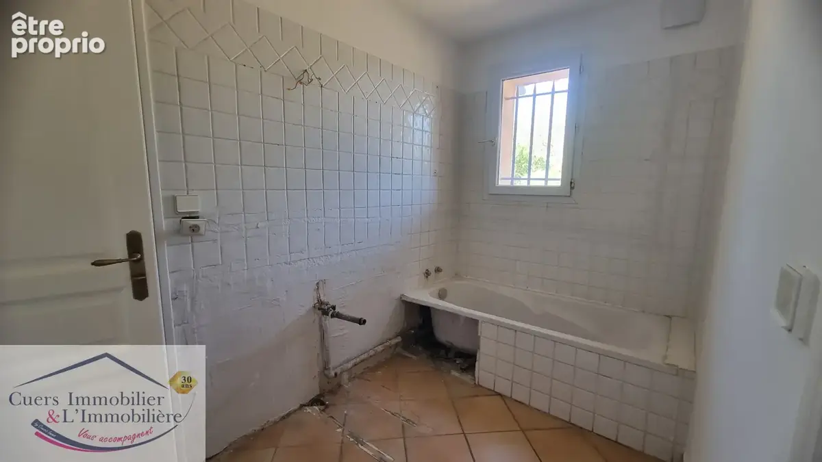 La crau, propriete  avec 2 logements developpant 337m2 habitables, avec piscine - photo 34