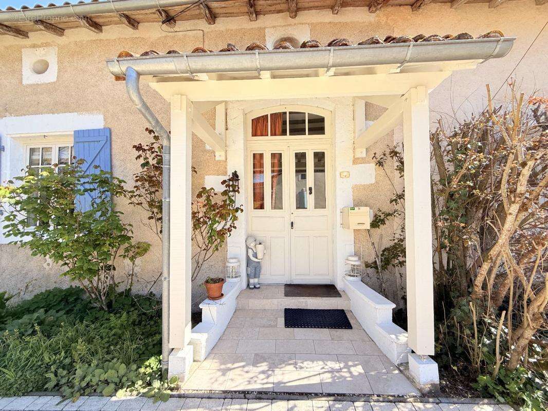 Maison à AUBETERRE-SUR-DRONNE