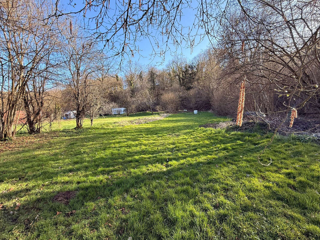 Maison à HYEVRE-MAGNY