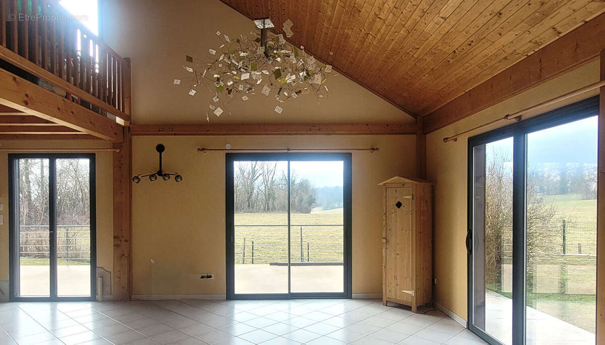 Maison à BELLEGARDE-SUR-VALSERINE