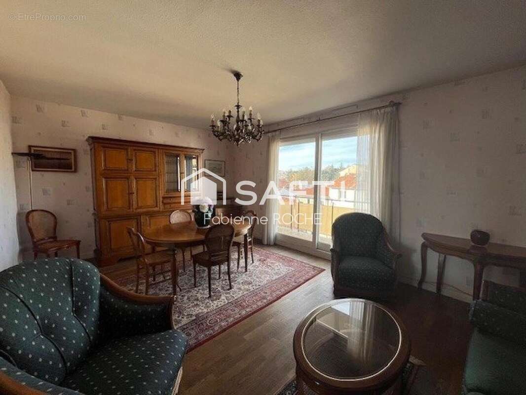 Photo 5 - Appartement à SAINT-PRIEST-EN-JAREZ