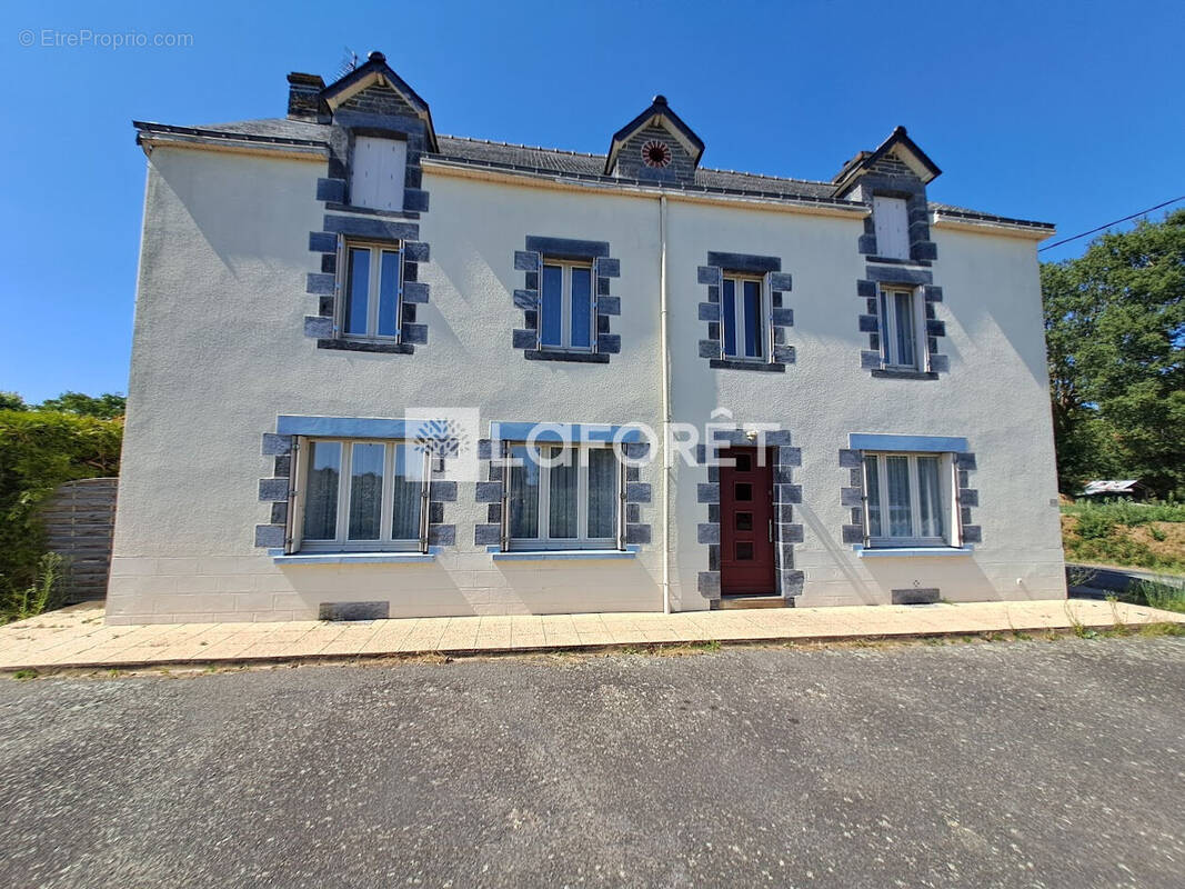 Maison à CARENTOIR