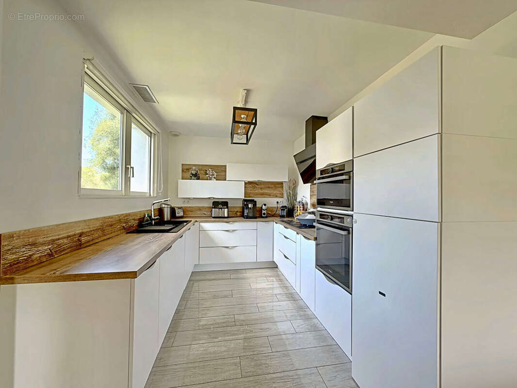 Maison à ROQUEBRUNE-SUR-ARGENS