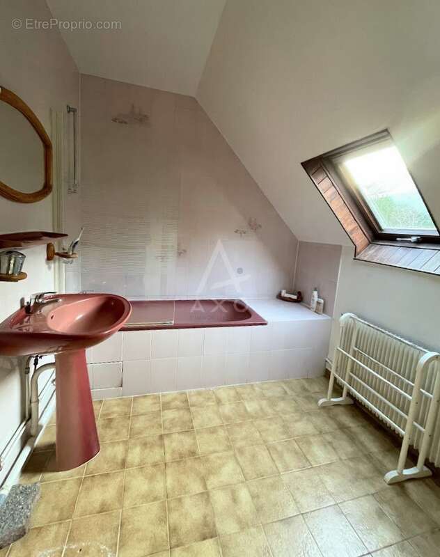 Maison à COGNIN