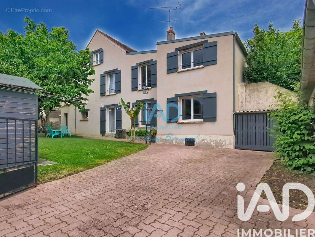 Photo 2 - Maison à CHAUMES-EN-BRIE