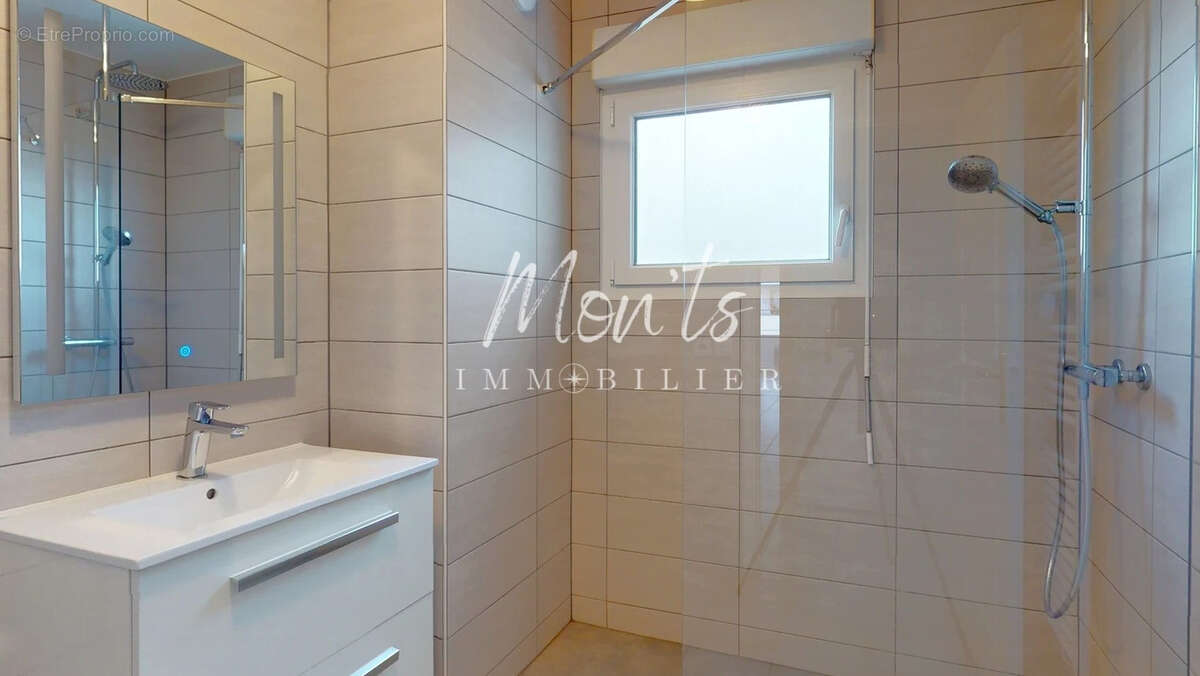 Appartement à VALLEIRY