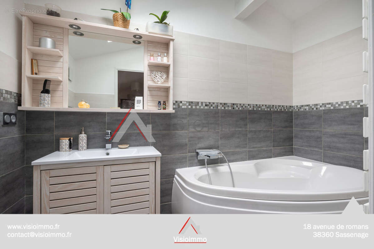 Appartement à FONTAINE