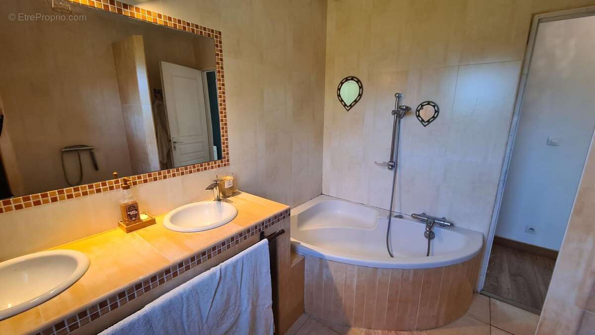 Maison à SAINT-ANDRE-DE-CUBZAC