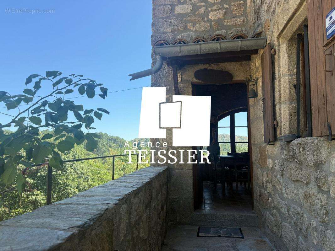 Maison à LES ASSIONS