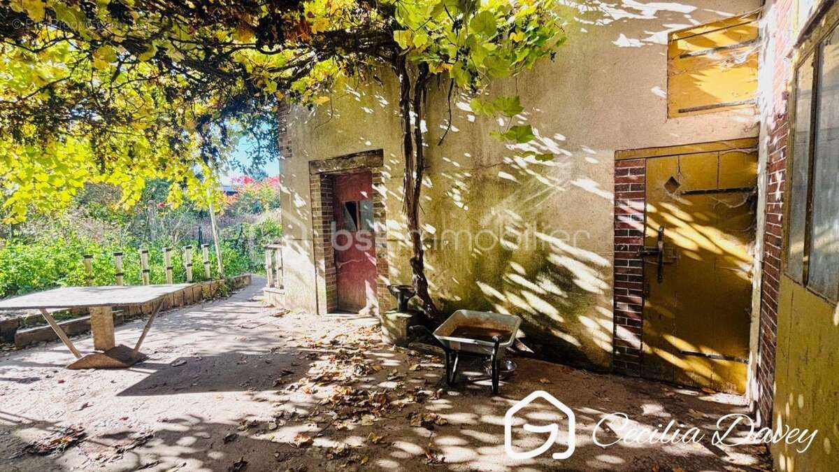 Maison à VILLENEUVE-SUR-YONNE