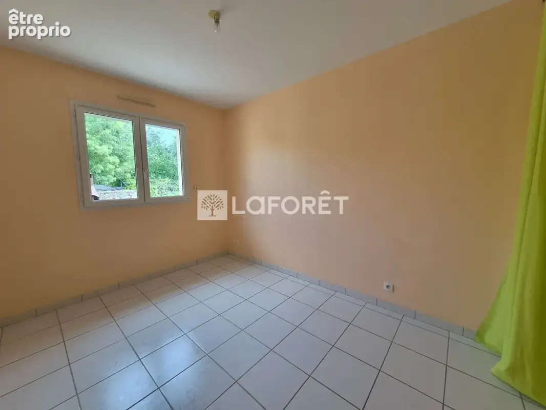 Maison  plain pied, 3 chambres, jardin et garage - photo 8