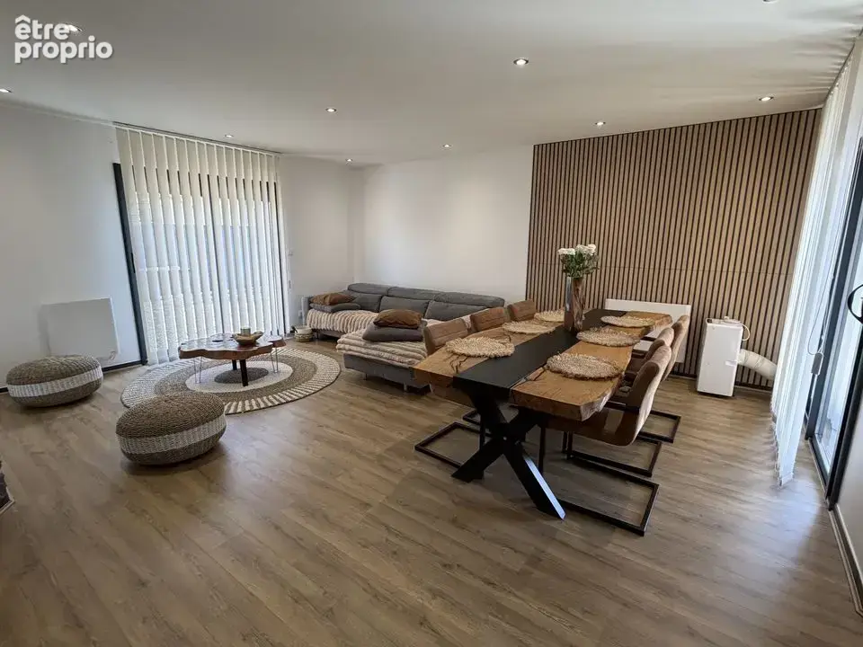 STANDING CHAMBRES SEJOUR MAISON TERRAIN SALLE DE BAIN CUISINE