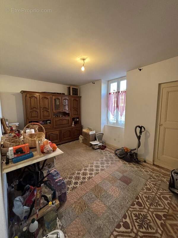Appartement à MEYRANNES